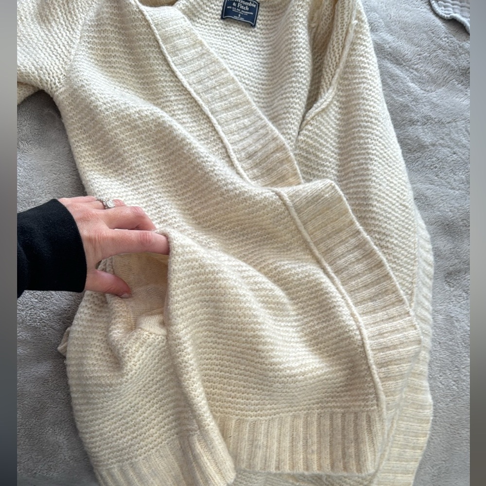 Abercrombie & Fitch cozy long cream cardigan with pockets and tie waist - Picture 4 of 6